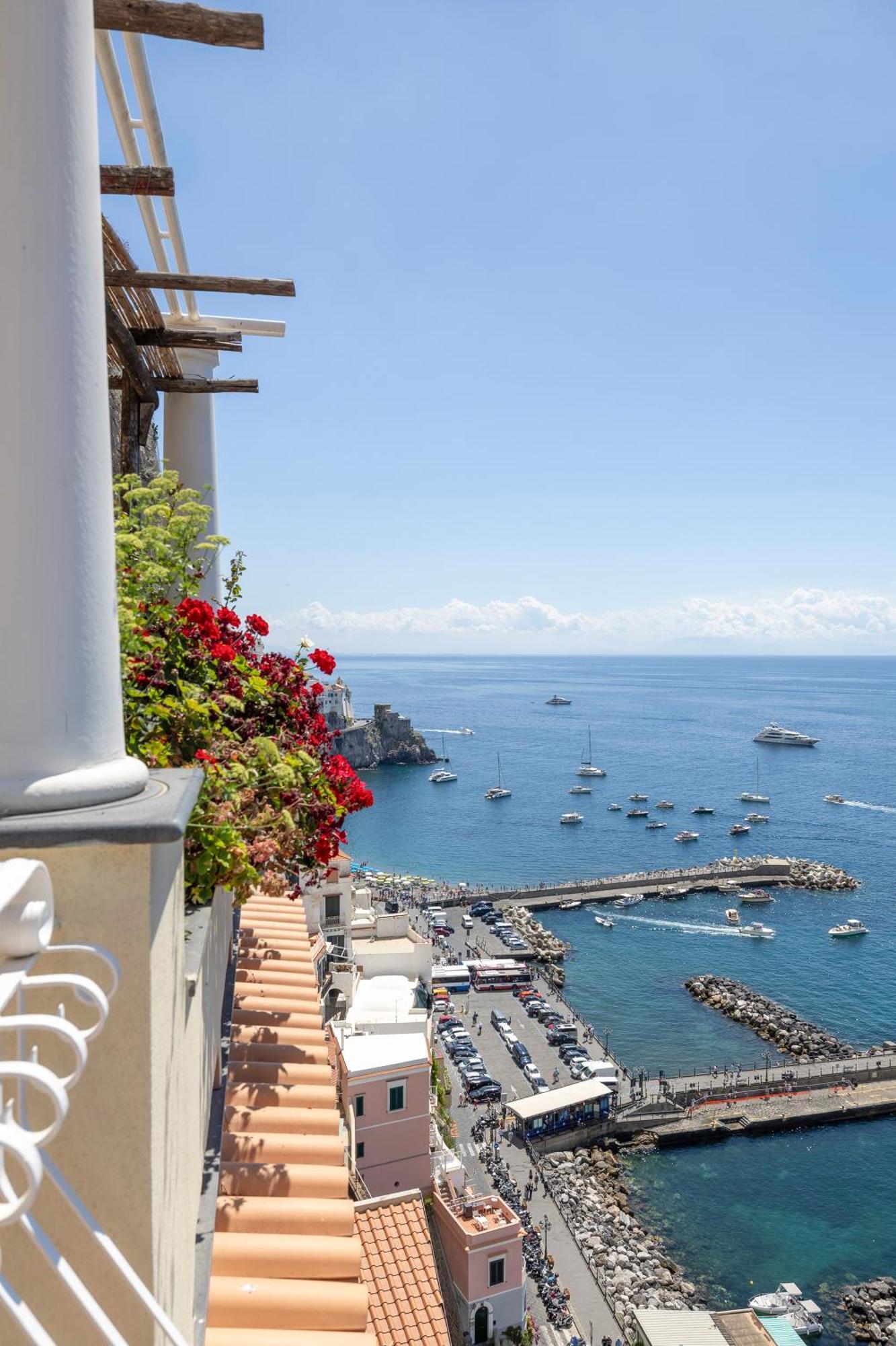 Apartments Amalfi Design Sea View Accessible By 250 Steps Esterno foto