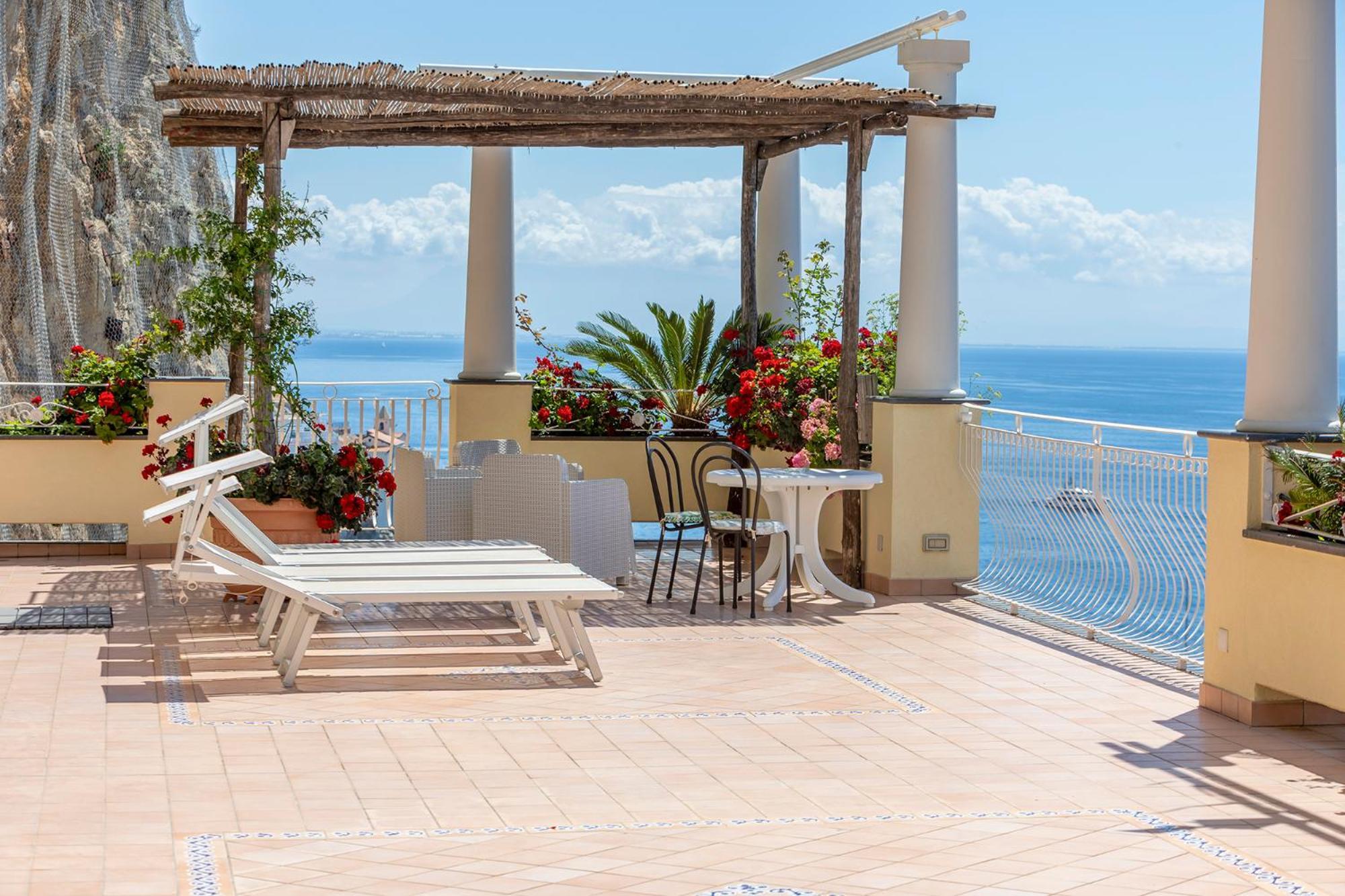 Apartments Amalfi Design Sea View Accessible By 250 Steps Esterno foto