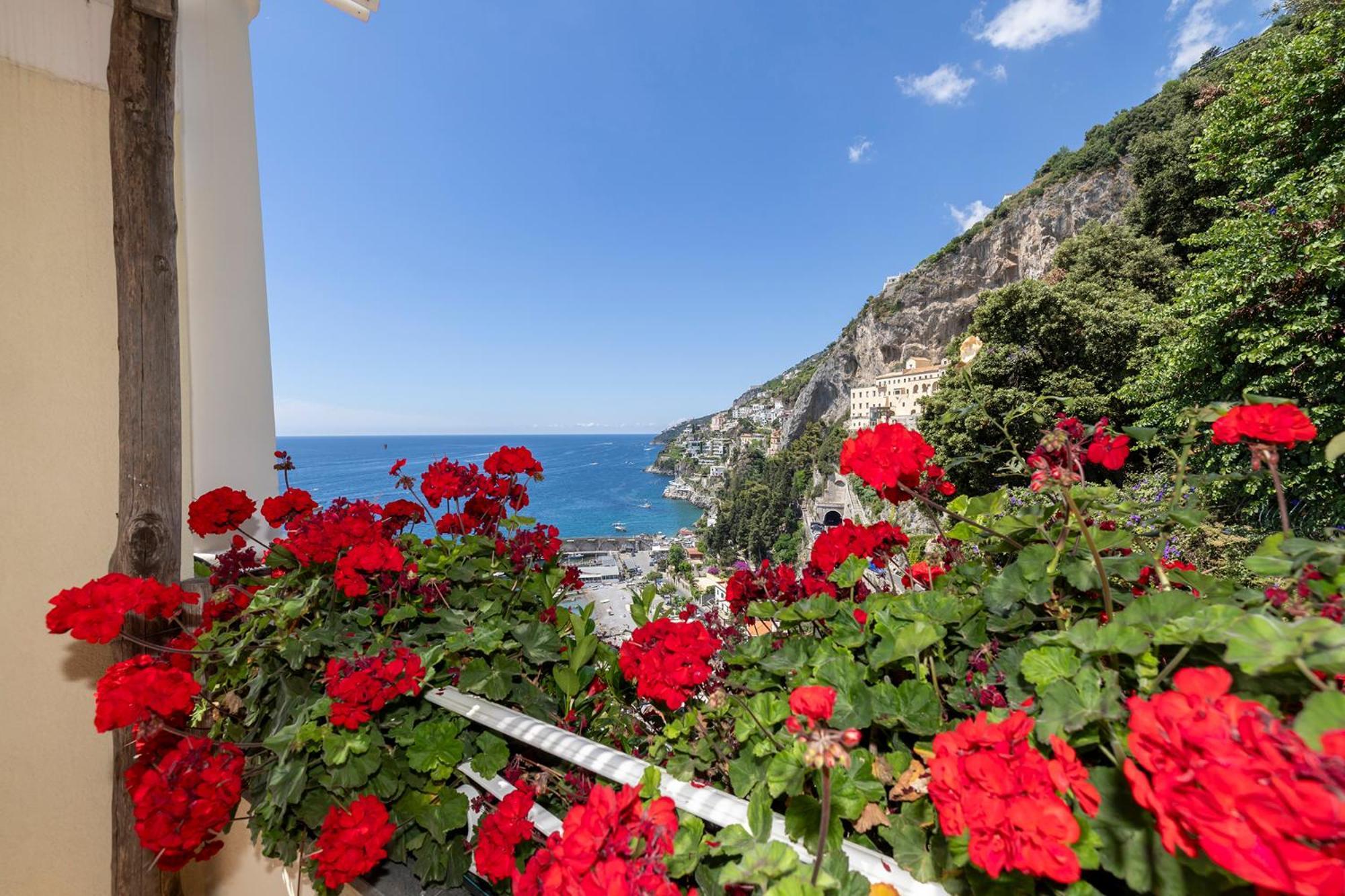 Apartments Amalfi Design Sea View Accessible By 250 Steps Esterno foto