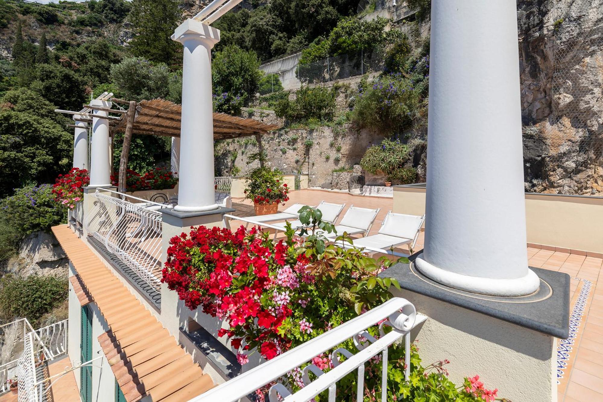 Apartments Amalfi Design Sea View Accessible By 250 Steps Esterno foto